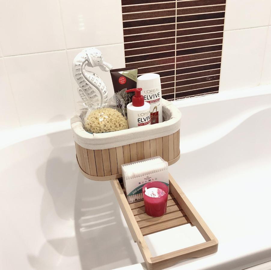Soak Up The Light At A Soothing, Stylish Apartment In Swansea Marina Экстерьер фото