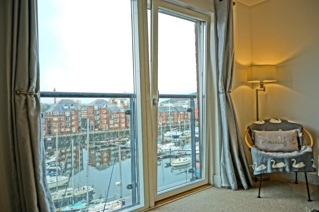 Soak Up The Light At A Soothing, Stylish Apartment In Swansea Marina Экстерьер фото