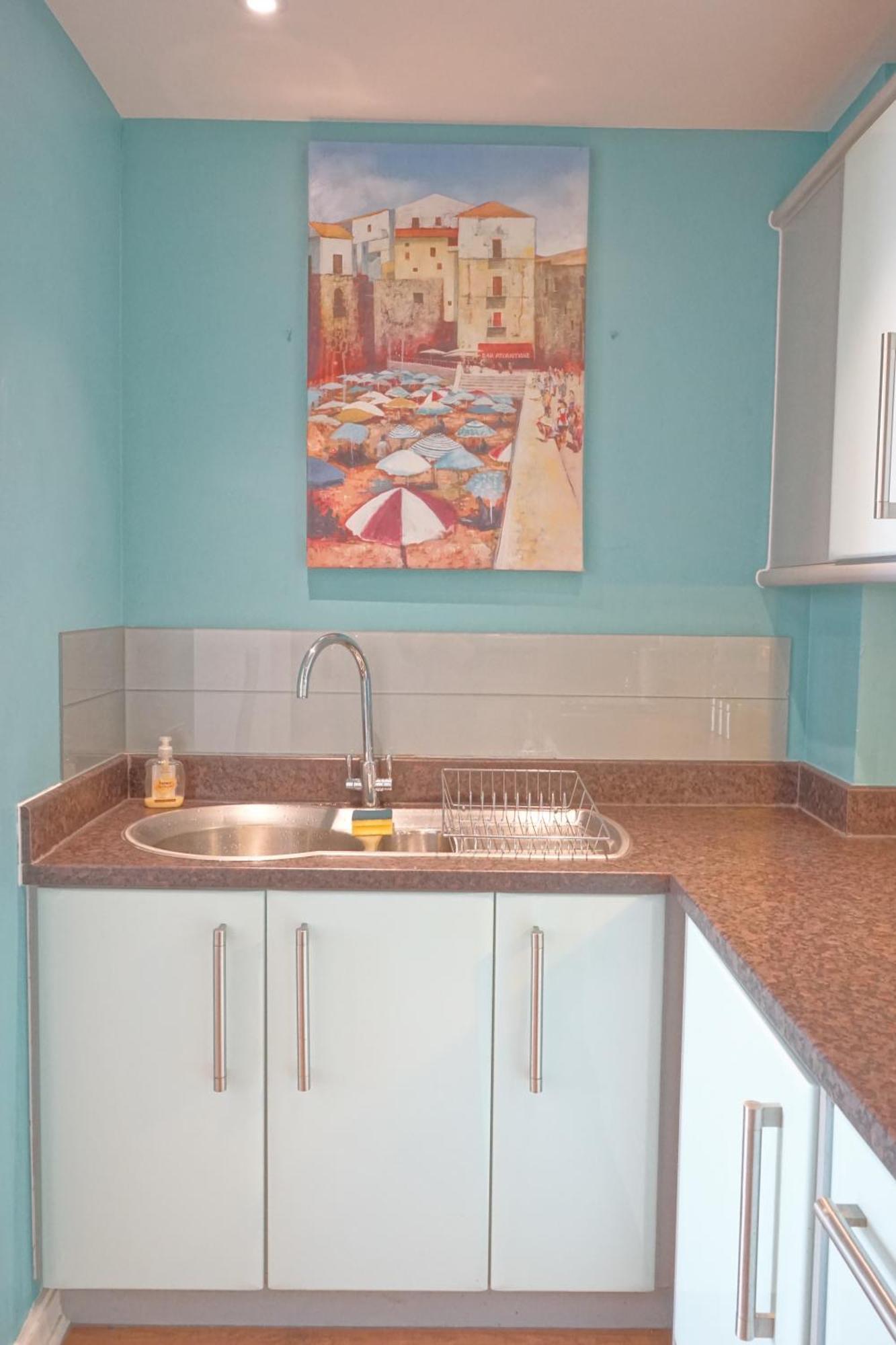 Soak Up The Light At A Soothing, Stylish Apartment In Swansea Marina Экстерьер фото
